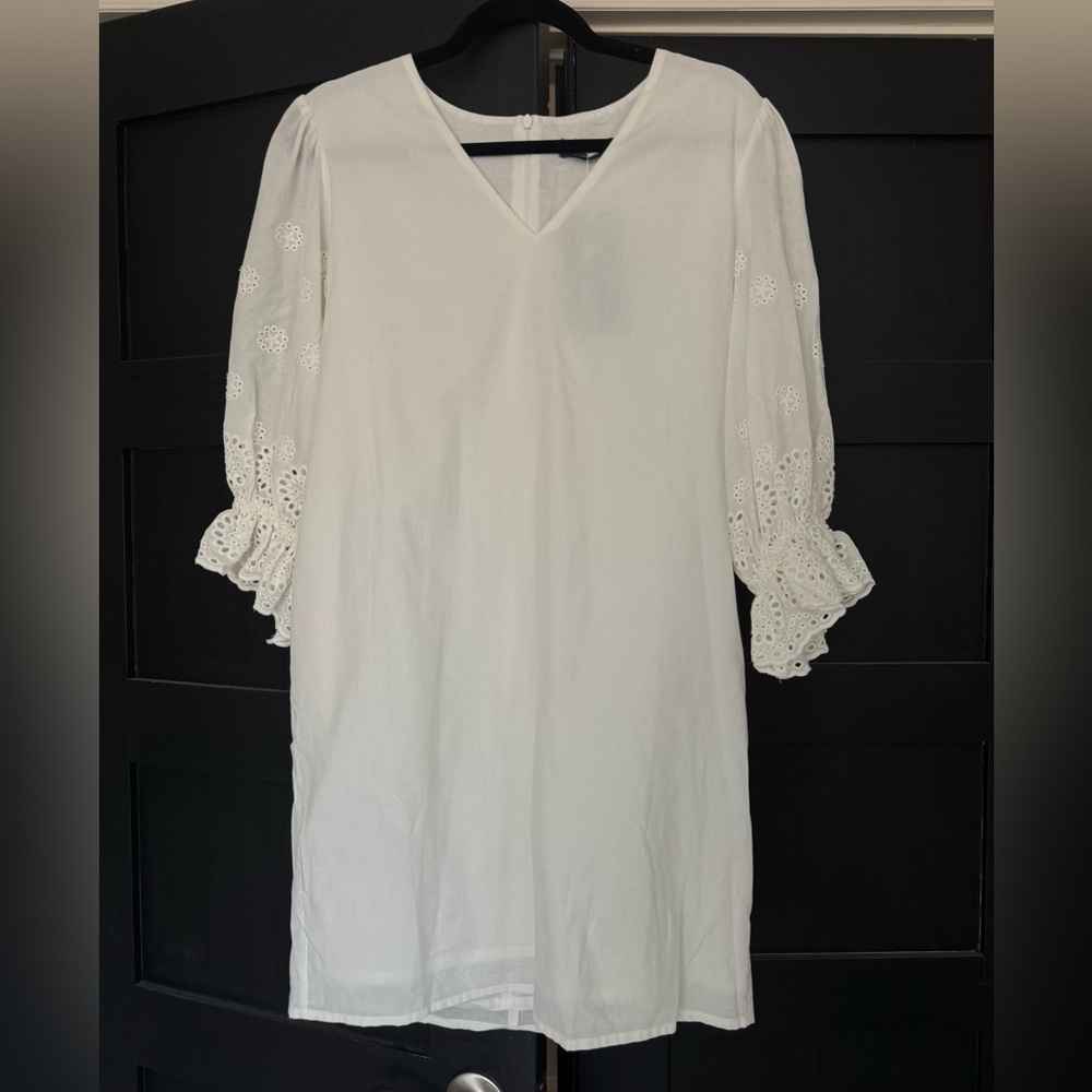 NWT White Linen Dress with Eyelet Lace Sleeves